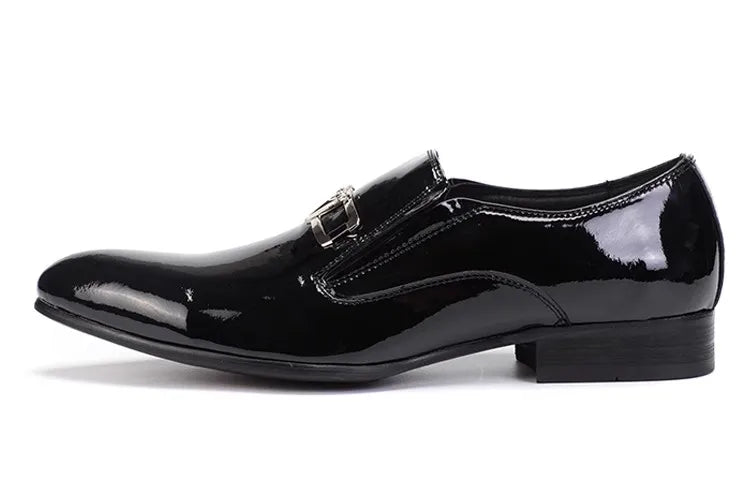 Men's pointy leather shoes, patent leather,  business suit, wedding, made of genuine leather, large size