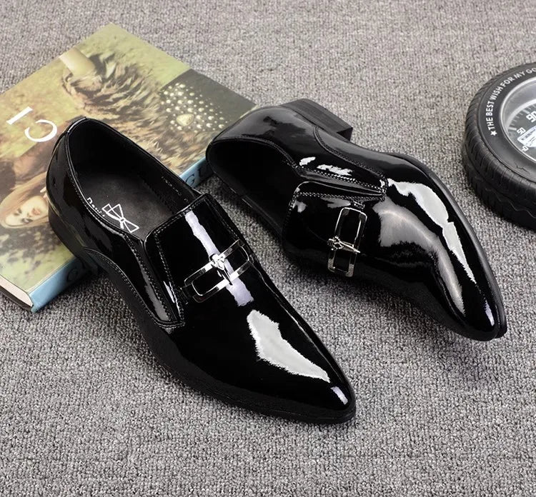 Men's pointy leather shoes, patent leather,  business suit, wedding, made of genuine leather, large size