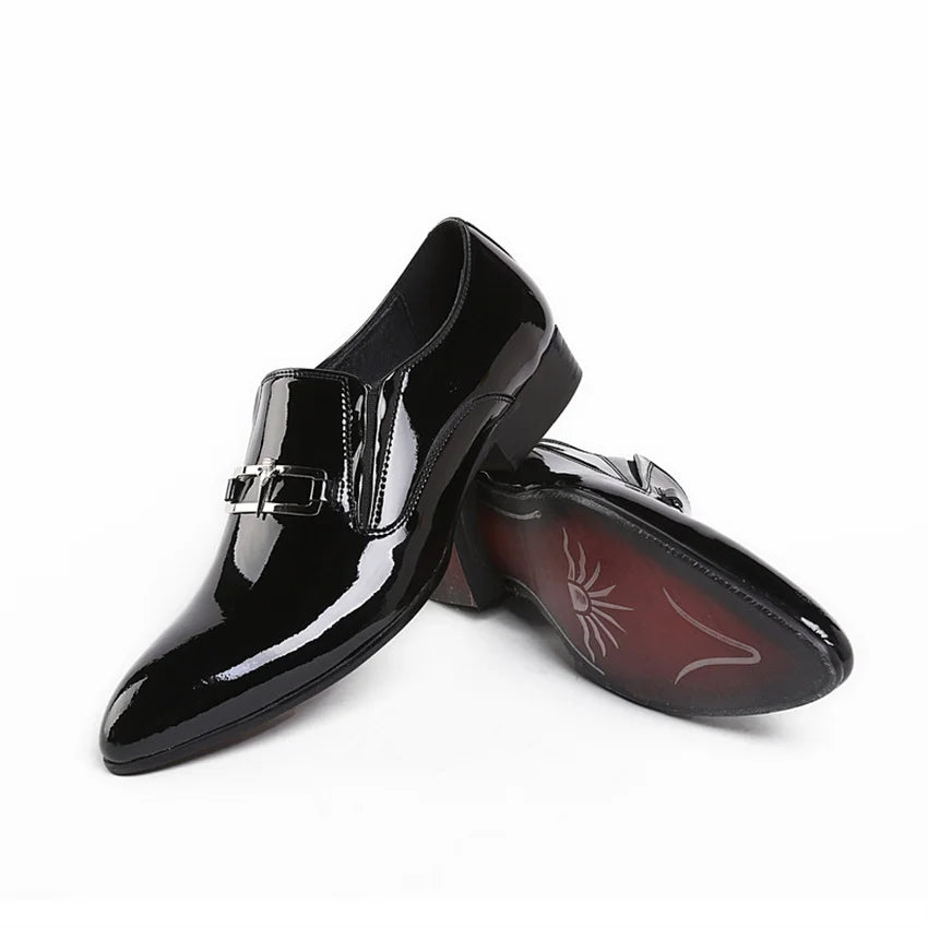 Men's pointy leather shoes, patent leather,  business suit, wedding, made of genuine leather, large size