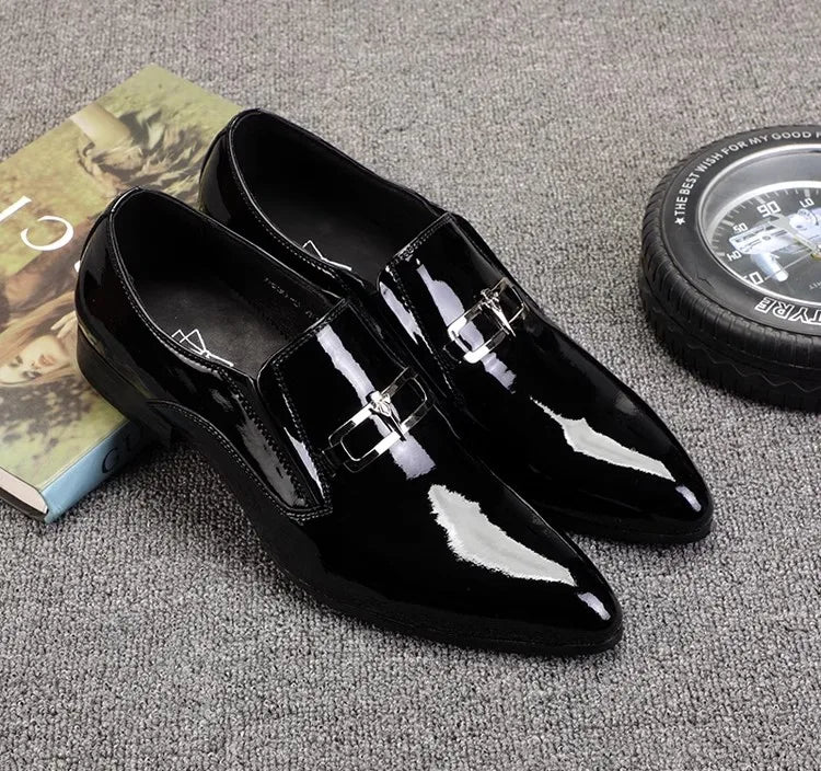 Men's pointy leather shoes, patent leather,  business suit, wedding, made of genuine leather, large size