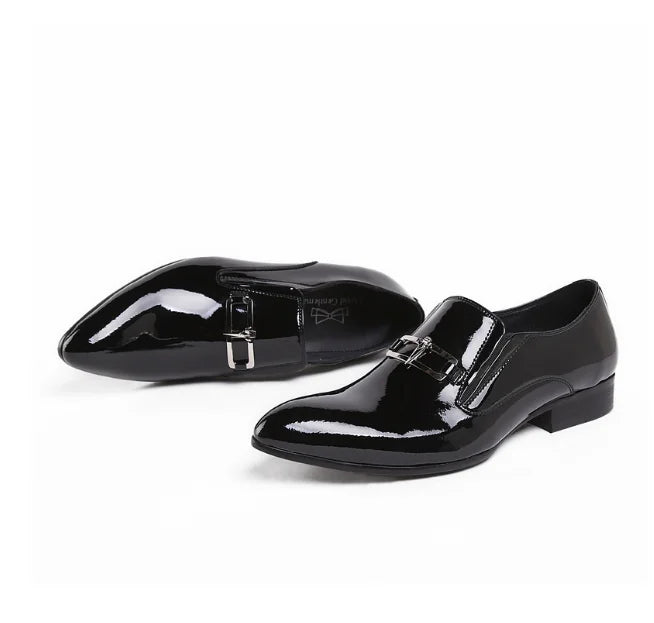Men's pointy leather shoes, patent leather,  business suit, wedding, made of genuine leather, large size