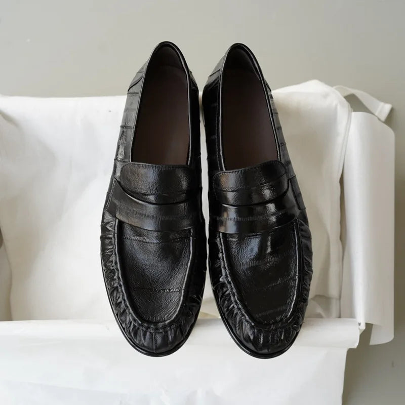 Loafers Woman Schoenen Dames Luxury 2025 Vintage Pleated Casual Single Shoes Commuting British-style Small leather Shoes Manual